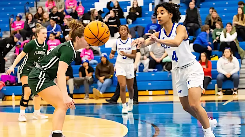 UmassBostonBasketball800x450